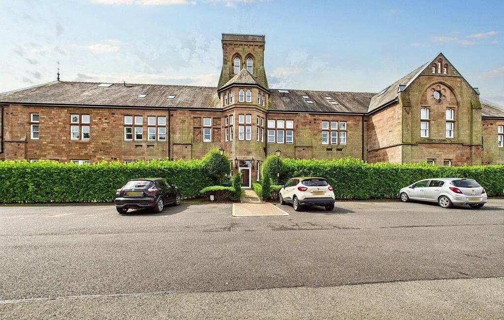 Property photo 1 of 12