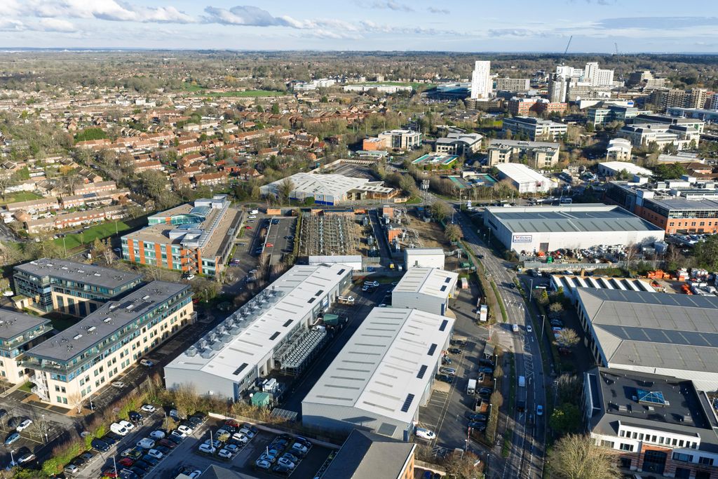 Property photo 1 of 10 Trade City, Bracknell