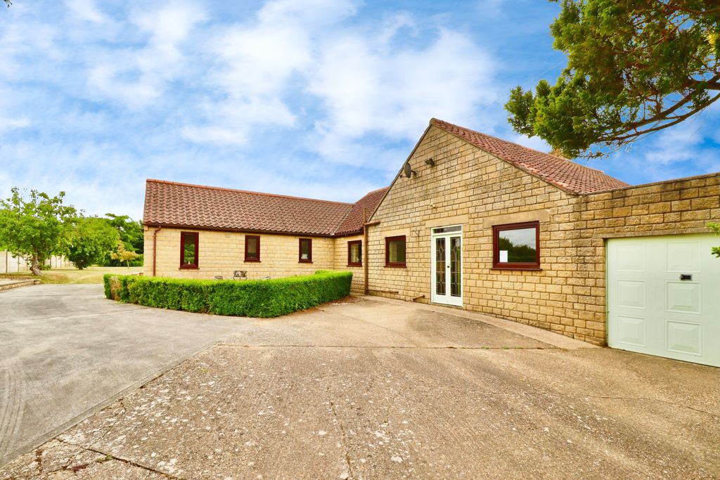 Property photo 1 of 29