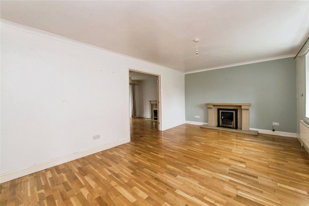 Property photo 2 of 17 Picture No. 03