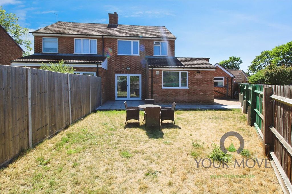 Property photo 3 of 17 Garden