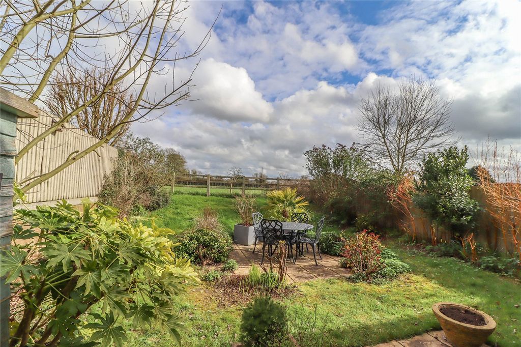 Property photo 2 of 21 Picture No. 27