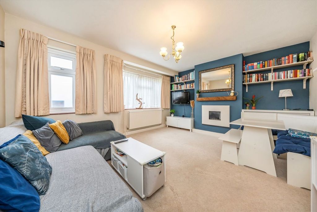 Property photo 2 of 6