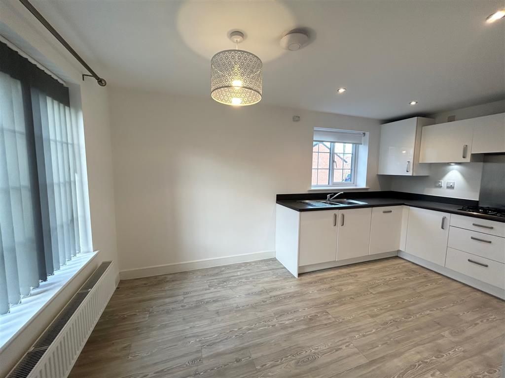 Property photo 3 of 10 Kitchen