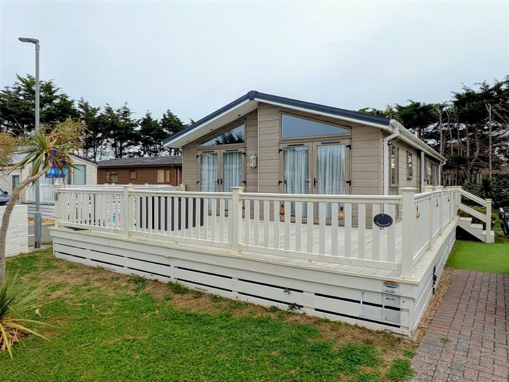 Property photo 1 of 11 Front