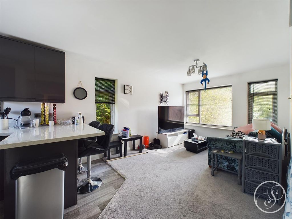 Property photo 3 of 9 Cam02071G0-Pr0031-Still007.Jpg