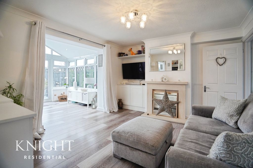 Property photo 2 of 25