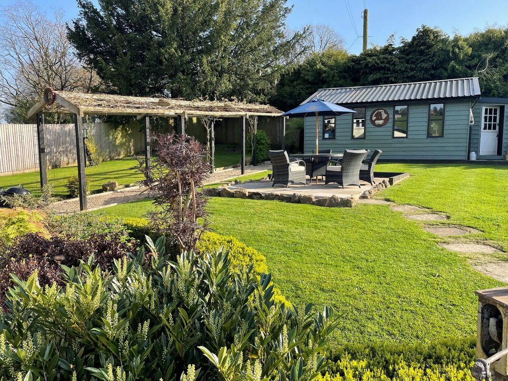 Property photo 2 of 24