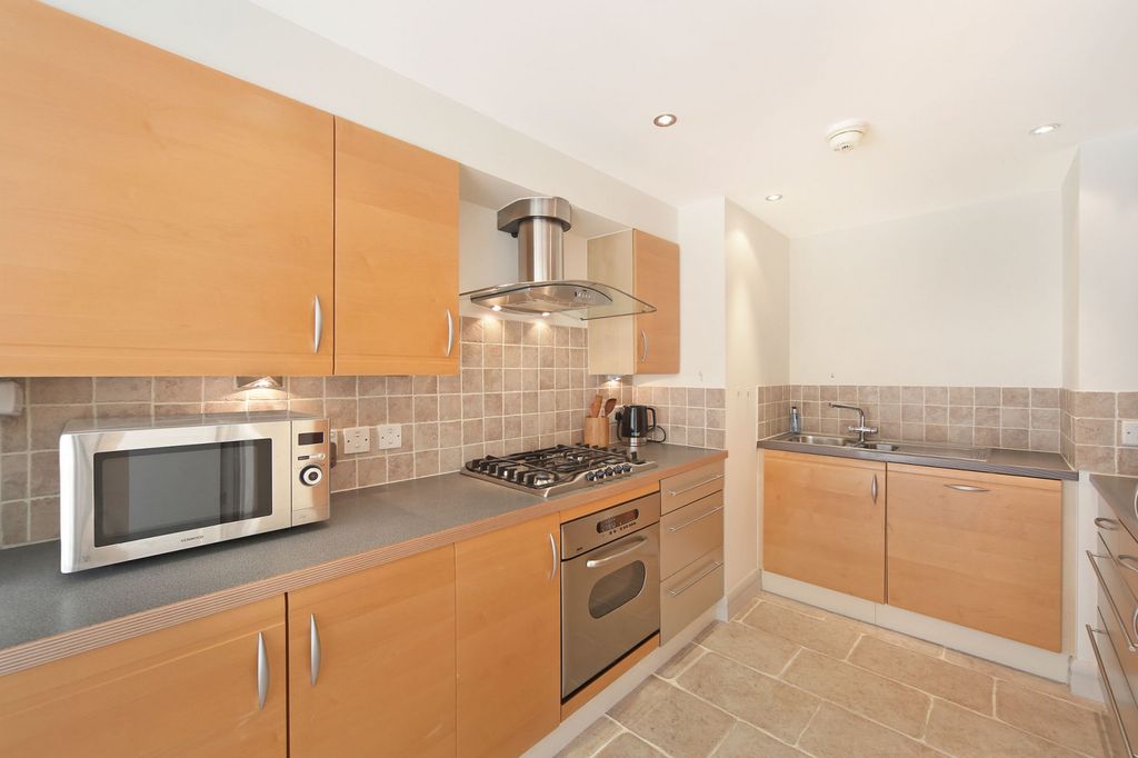 Property photo 2 of 7 Kitchen