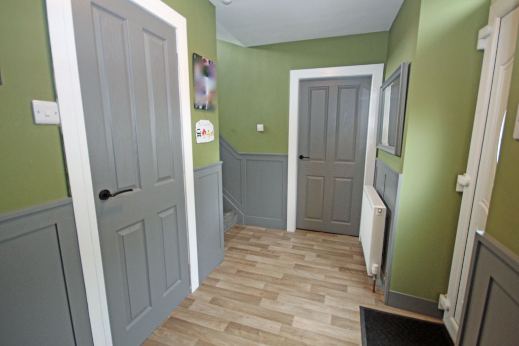 Property photo 2 of 25