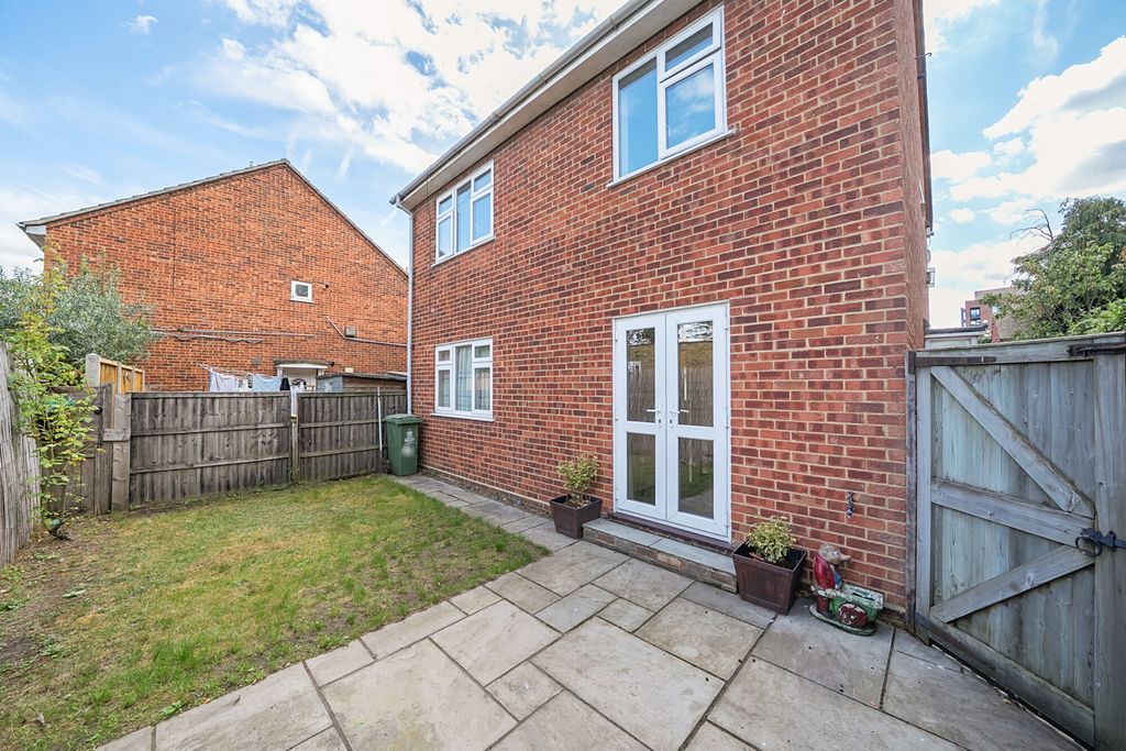 Property photo 2 of 15 Garden