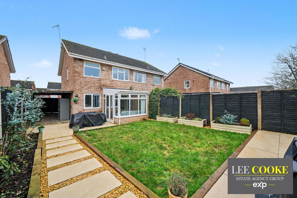 Property photo 2 of 27