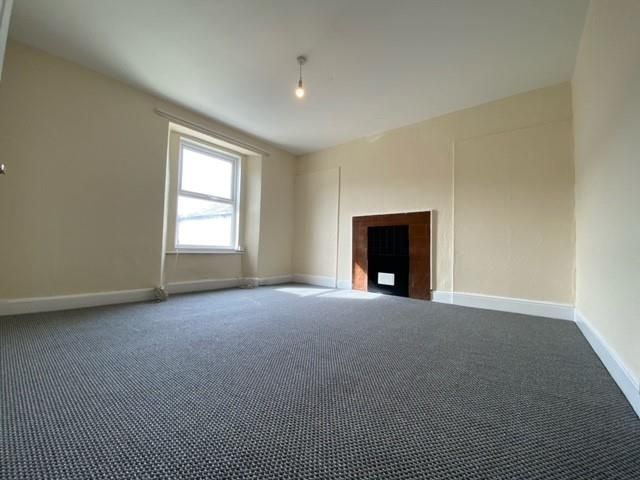 Property photo 2 of 8 Living Room