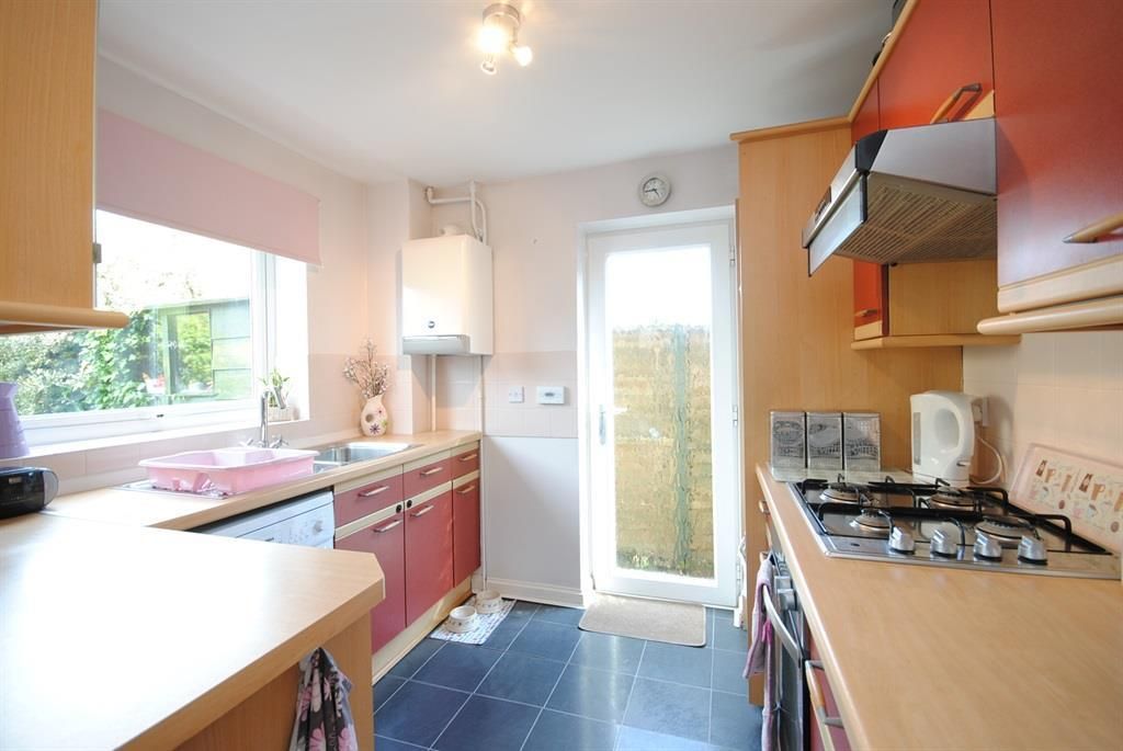 Property photo 3 of 8 Kitchen