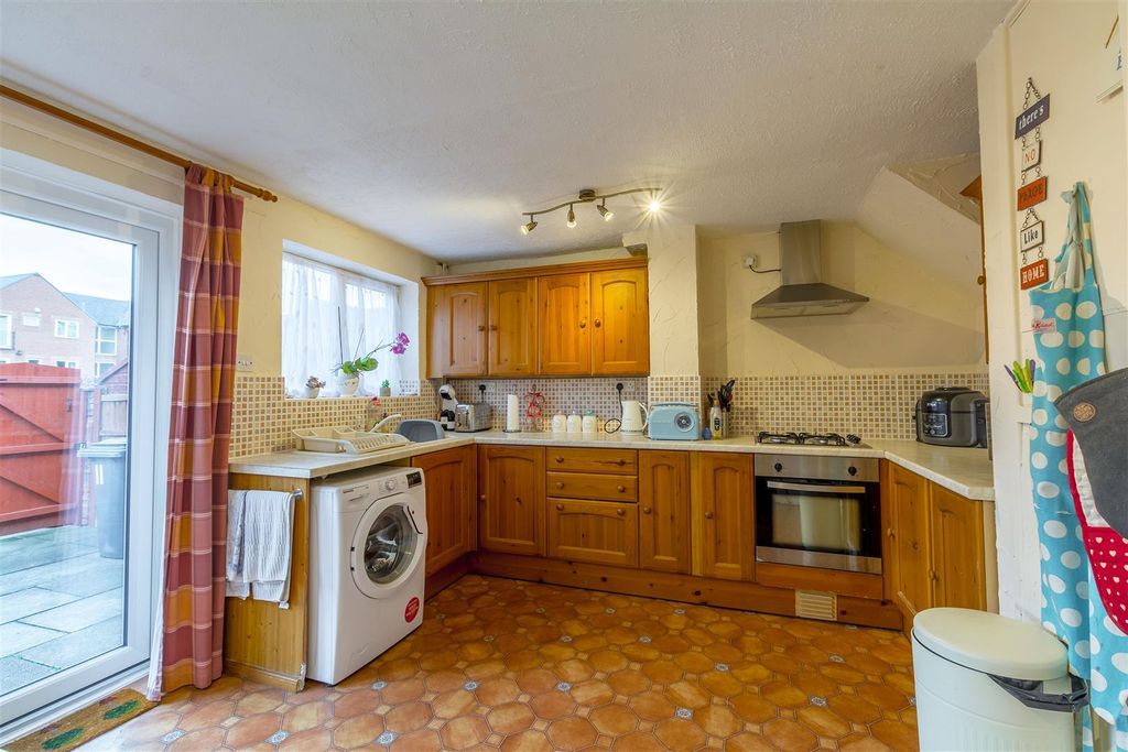 Property photo 2 of 8 11 Broad Oak Drive - Kitch.Jpg