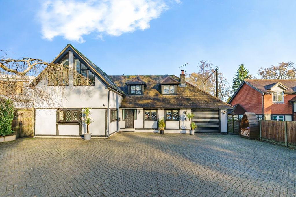 Property photo 1 of 32