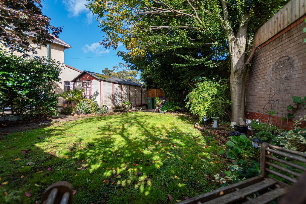 Property photo 3 of 33