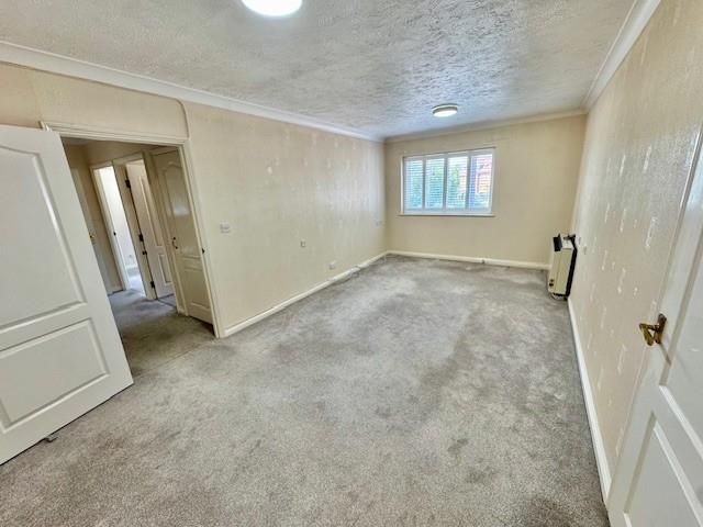 Property photo 3 of 22 Living Room