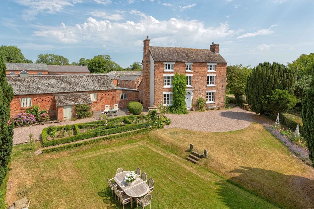 Property photo 1 of 63 Fauls Farm