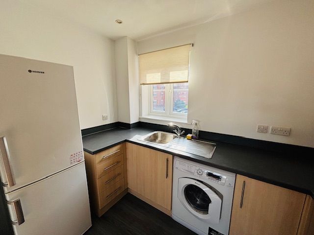 Property photo 1 of 9 Kitchen