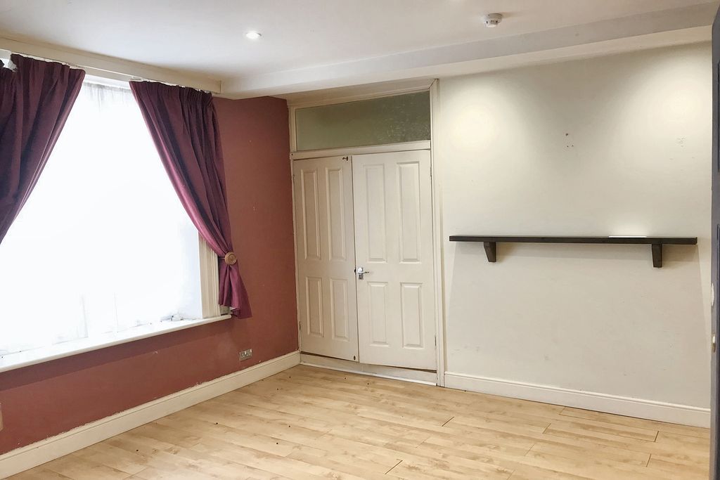 Property photo 3 of 9 56 High Street - Lounge Room
