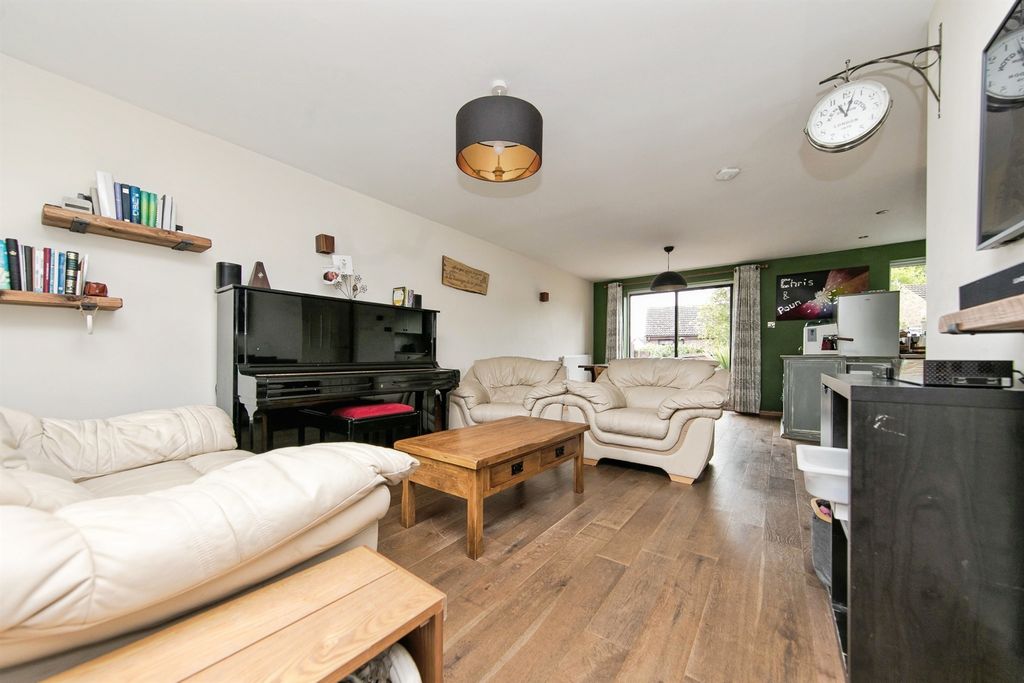 Property photo 3 of 15