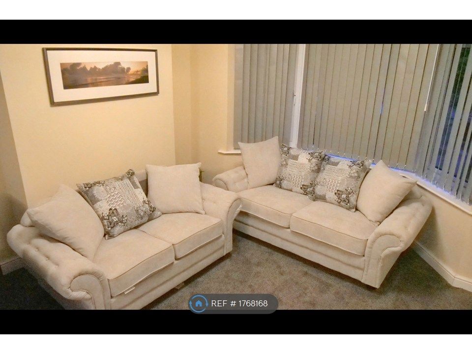 Property photo 2 of 18 Lounge Area