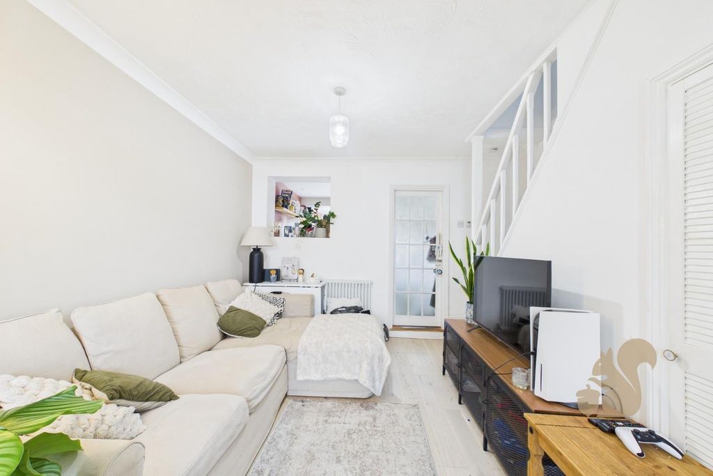 Property photo 3 of 22 Cam01659G0-Pr0609-Still017.Jpg