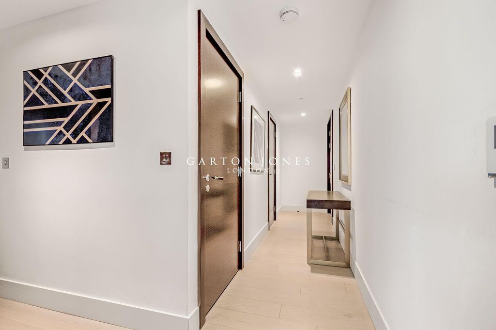 Property photo 2 of 22 Hall