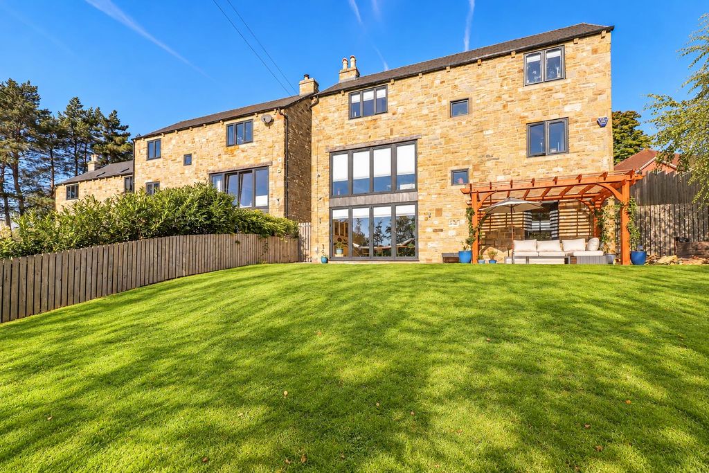 Property photo 1 of 31 1 Wellhouse Court Correct (8).Png