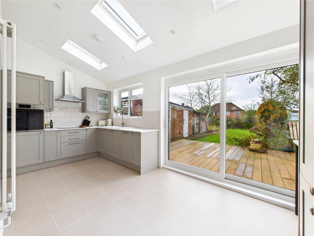 Property photo 2 of 13 Picture No. 17