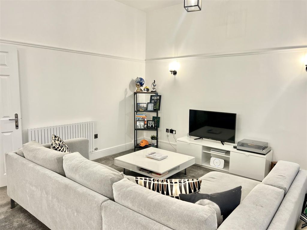 Property photo 2 of 21 Img_9941.Jpg