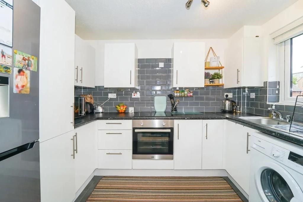 Property photo 3 of 19
