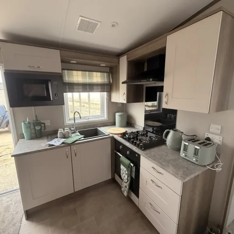 Property photo 2 of 7 Driftwood Cove Kitchen At Eastern Beach Holiday Park