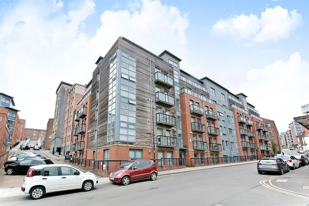 Property photo 1 of 9 External Building