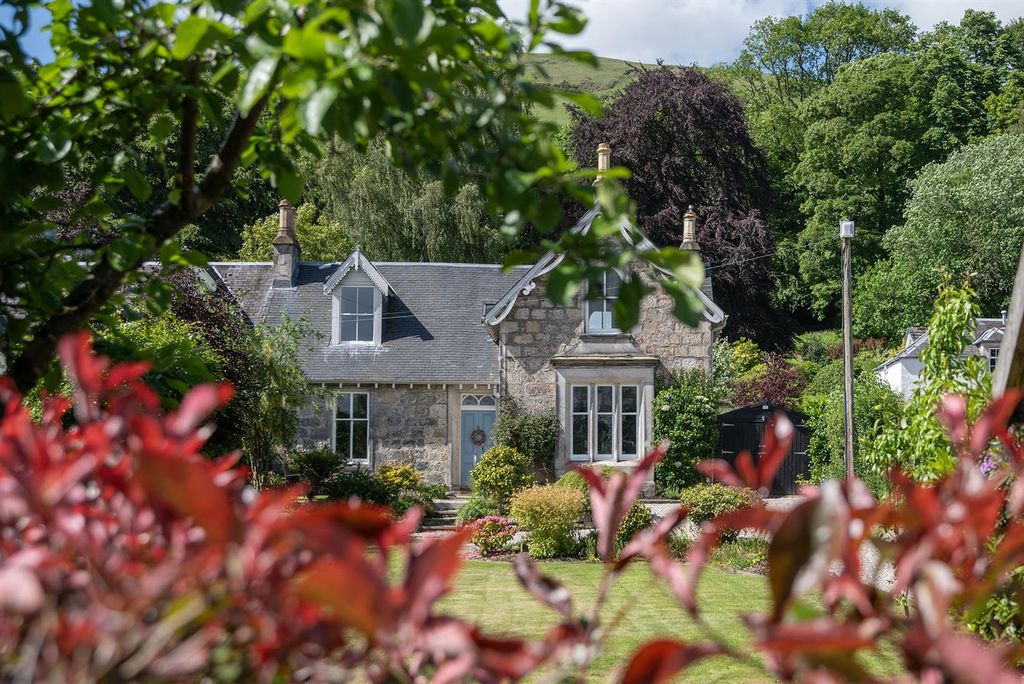 Additional image 46 of 5 bed semi-detached house for saleEast Faerwood, Harviestoun Road, Dollar FK14