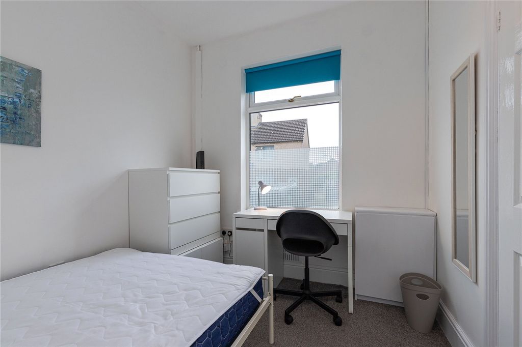 Property photo 2 of 9 Room 1