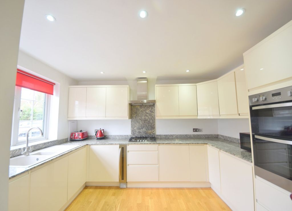 Property photo 1 of 14 Kitchen