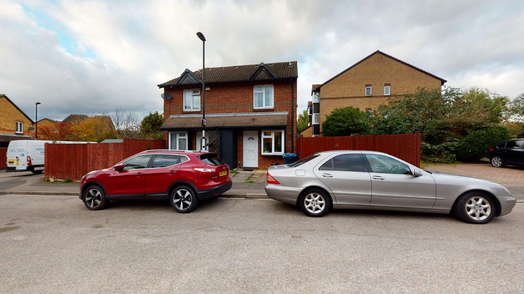 Property photo 1 of 8 External