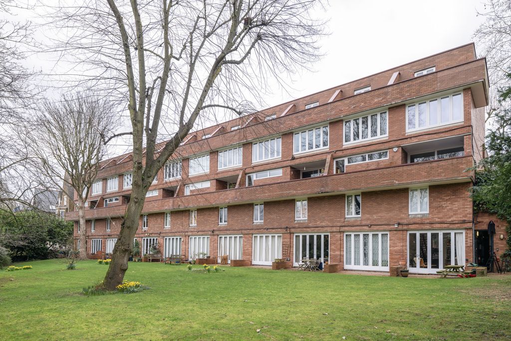 Property photo 2 of 18 A0O0X00000Qxlsluax_N80_Webres.Jpg