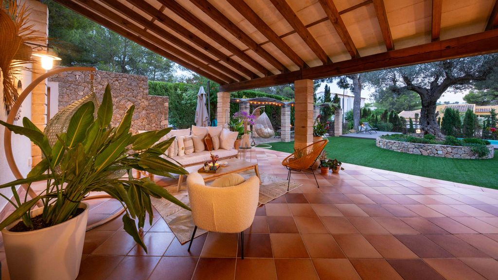 Property photo 3 of 30 80074 Small-34.Jpg