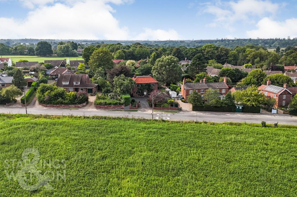 Property photo 1 of 32