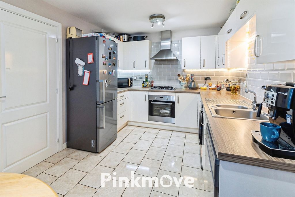 Property photo 3 of 24