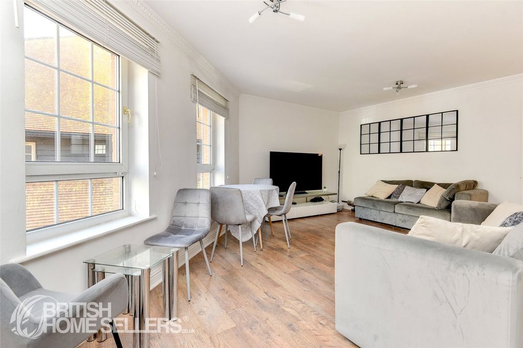 Property photo 3 of 18 Picture No. 12