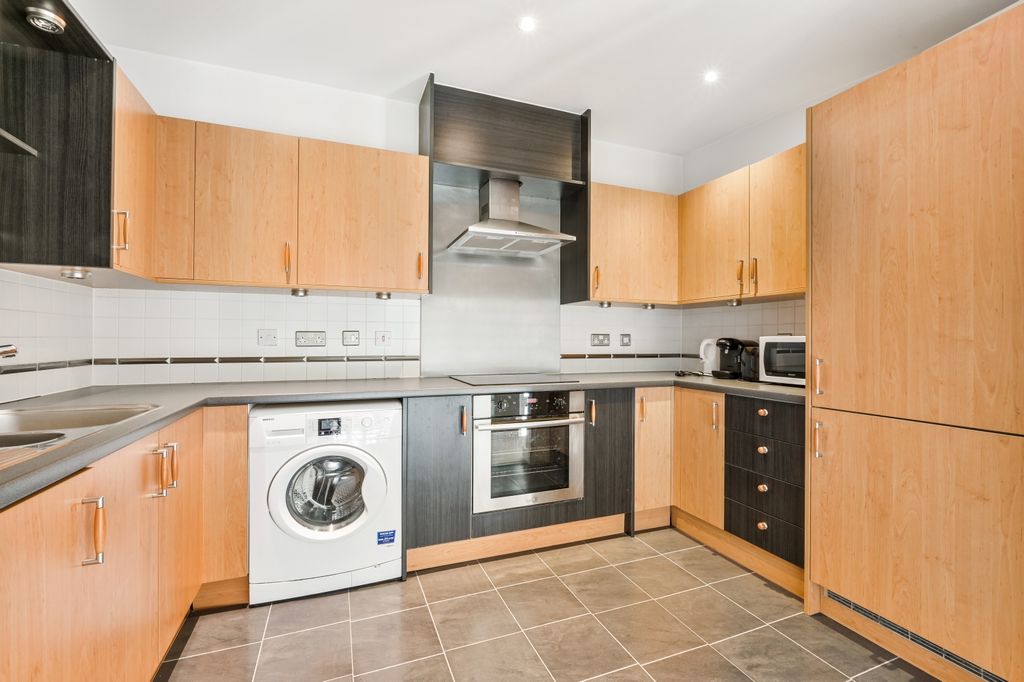 Property photo 3 of 20 Kitchen