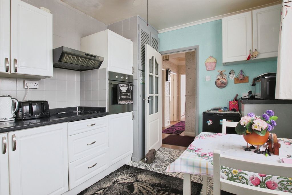 Property photo 3 of 10 4583776