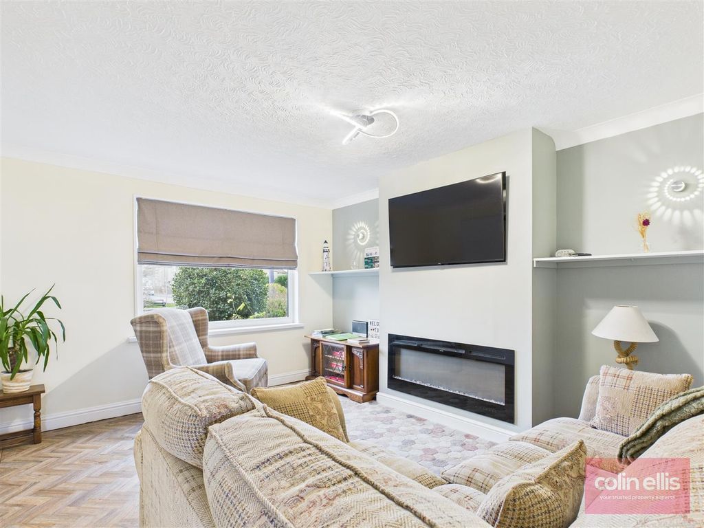 Property photo 2 of 17 Cam05075G0-Pr0244-Still004.Jpg