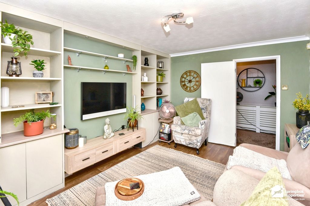 Property photo 2 of 17 Image 1