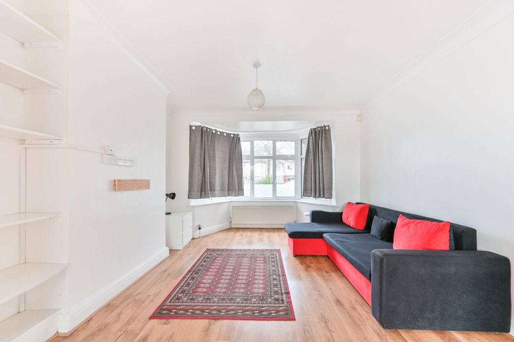 Property photo 3 of 14