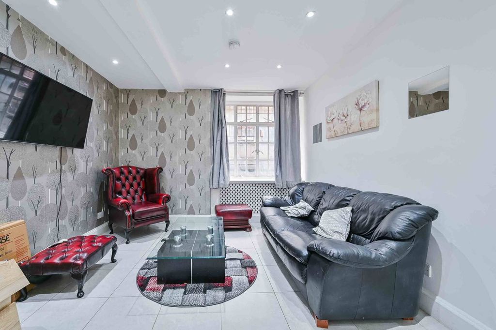 Property photo 3 of 6